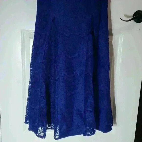 Royal Blue Lace Gown - Picture 4 of 15